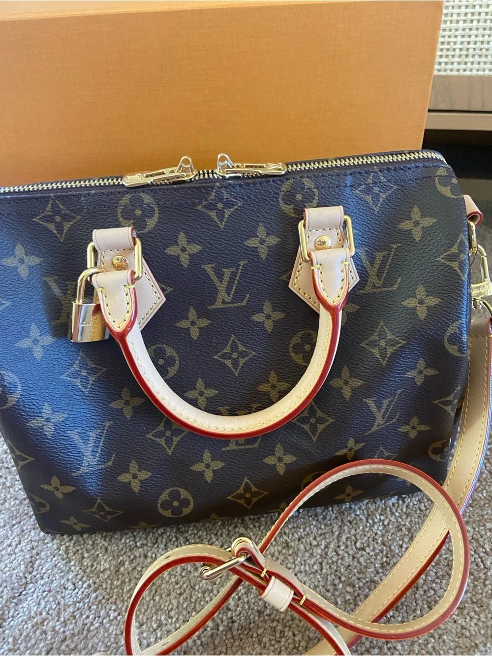 Authentic Louis Vuitton Monogram Speedy Bandoulière 25 M46977 Boston Bag